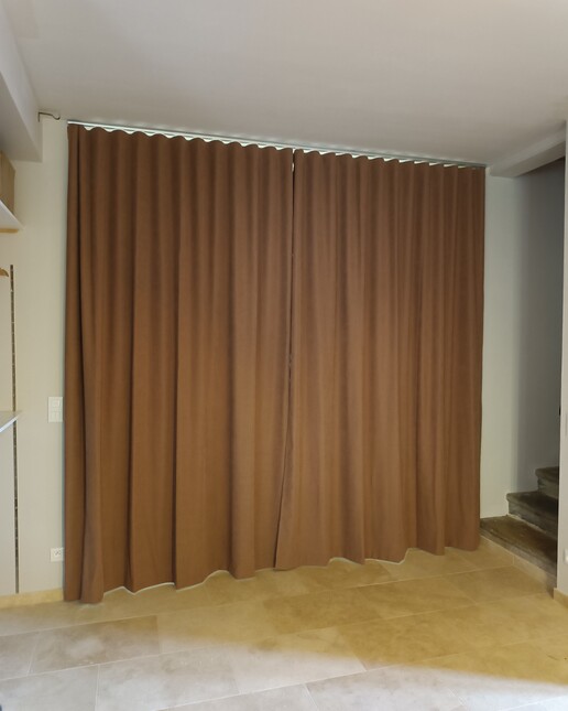Rideaux occultants et voilages sur mesure porte entrée